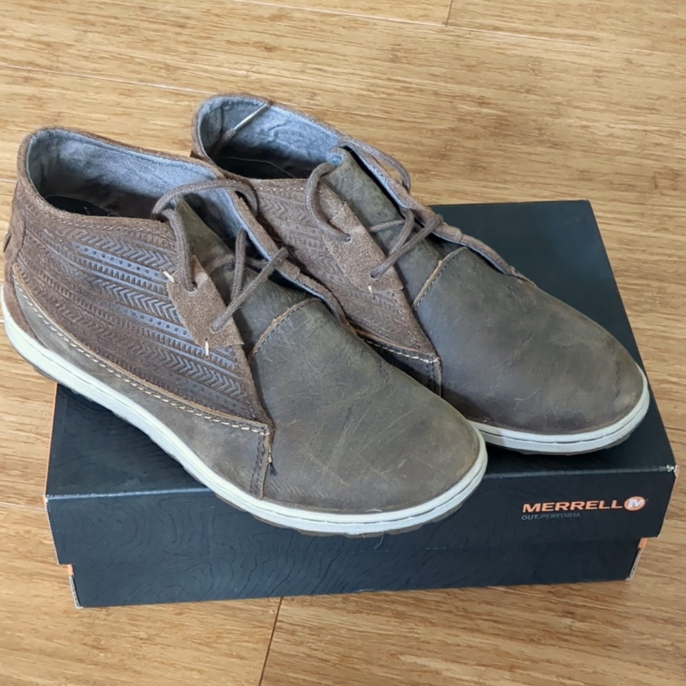 Merrill women's 6.5 Ashland Chukka leather boots